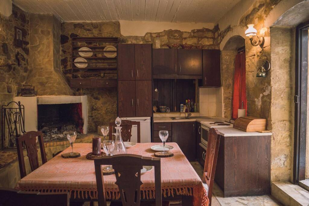 The Royal Stonehouse : Sophia Villa Vasiliki  Luaran gambar